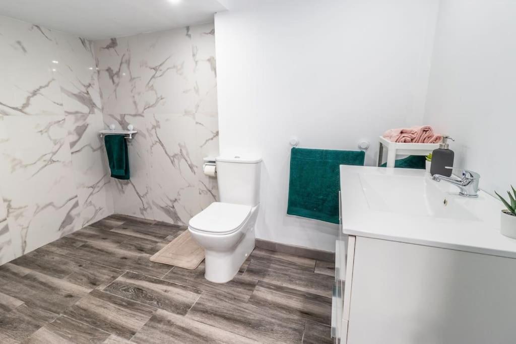 Con Piscina Privada, Barbacoa, Wifi Y Parking Incluido *