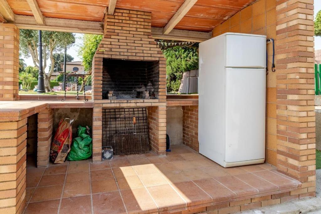 Con Piscina Privada, Barbacoa, Wifi Y Parking Incluido Vilovi de Onar