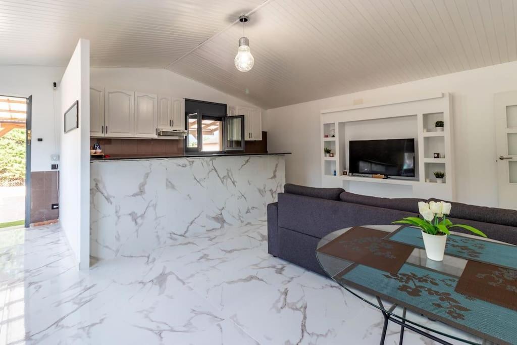 Villa Con Piscina Privada, Barbacoa, Wifi Y Parking Incluido Vilovi de Onar