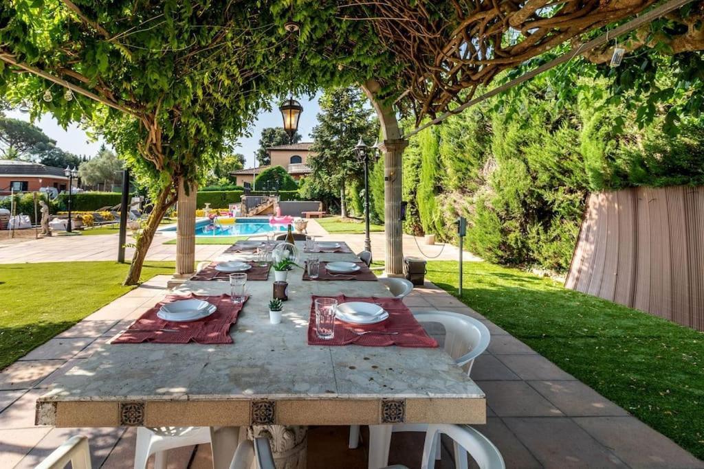 Con Piscina Privada, Barbacoa, Wifi Y Parking Incluido * Vilovi de Onar
