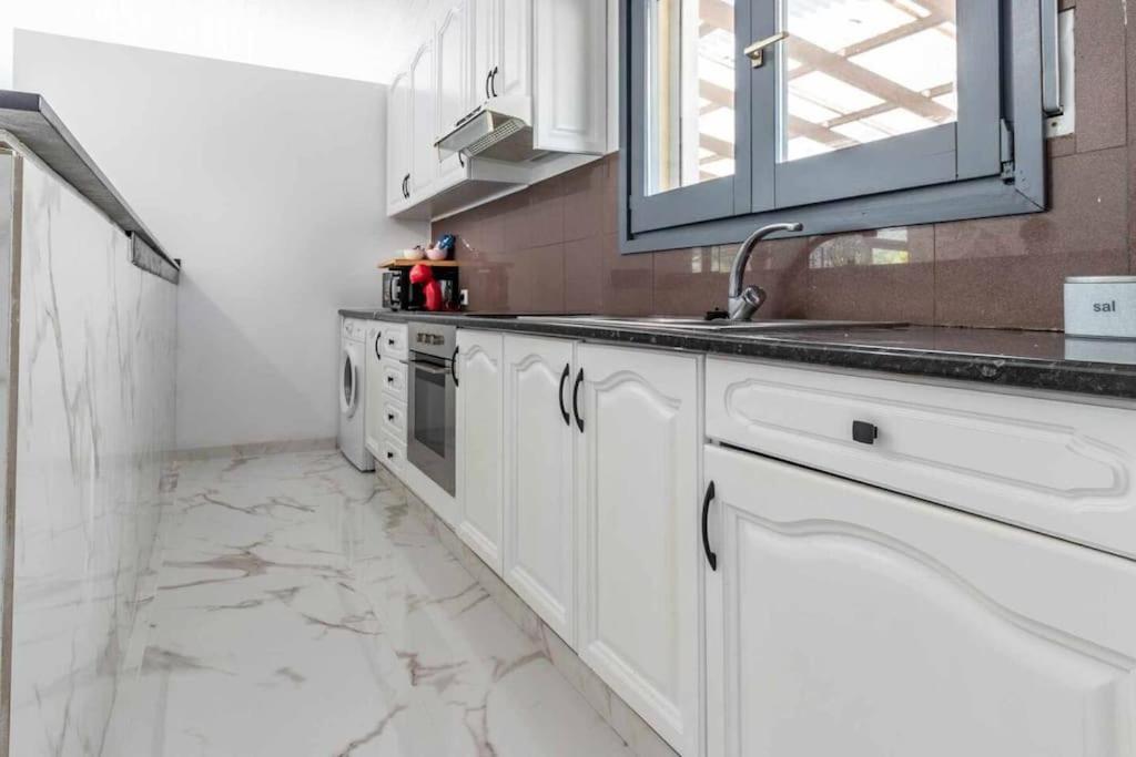 Con Piscina Privada, Barbacoa, Wifi Y Parking Incluido