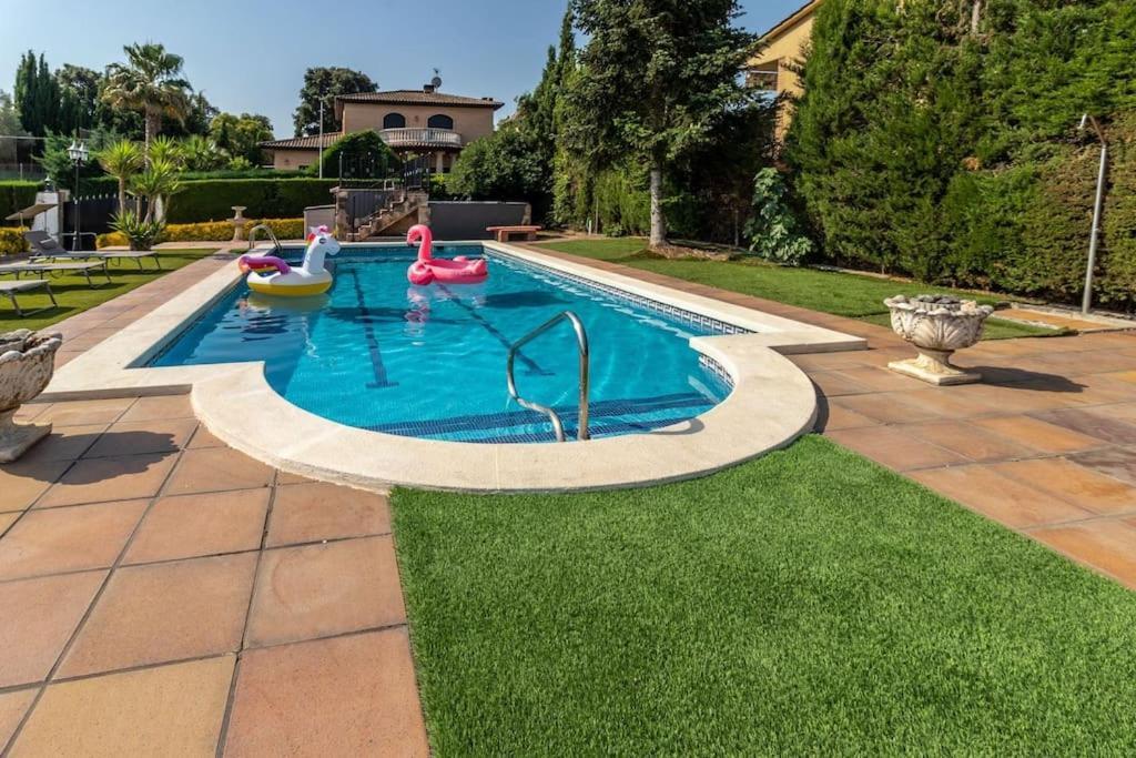 Con Piscina Privada, Barbacoa, Wifi Y Parking Incluido Vilovi de Onar